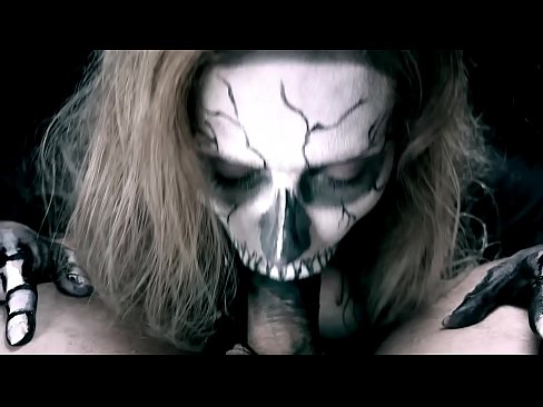 ❤️ Rapariga demoníaca a chupar pilas com a sua boca negra e a engolir esperma. Porno vídeo em porno pt.xxxner.ru ❌